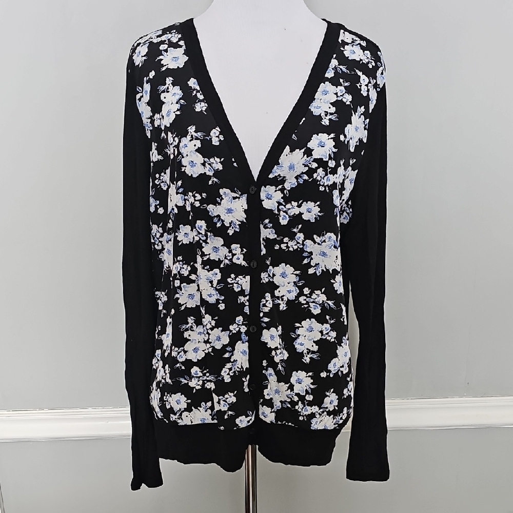 Tresics Black and White Floral Cardigan